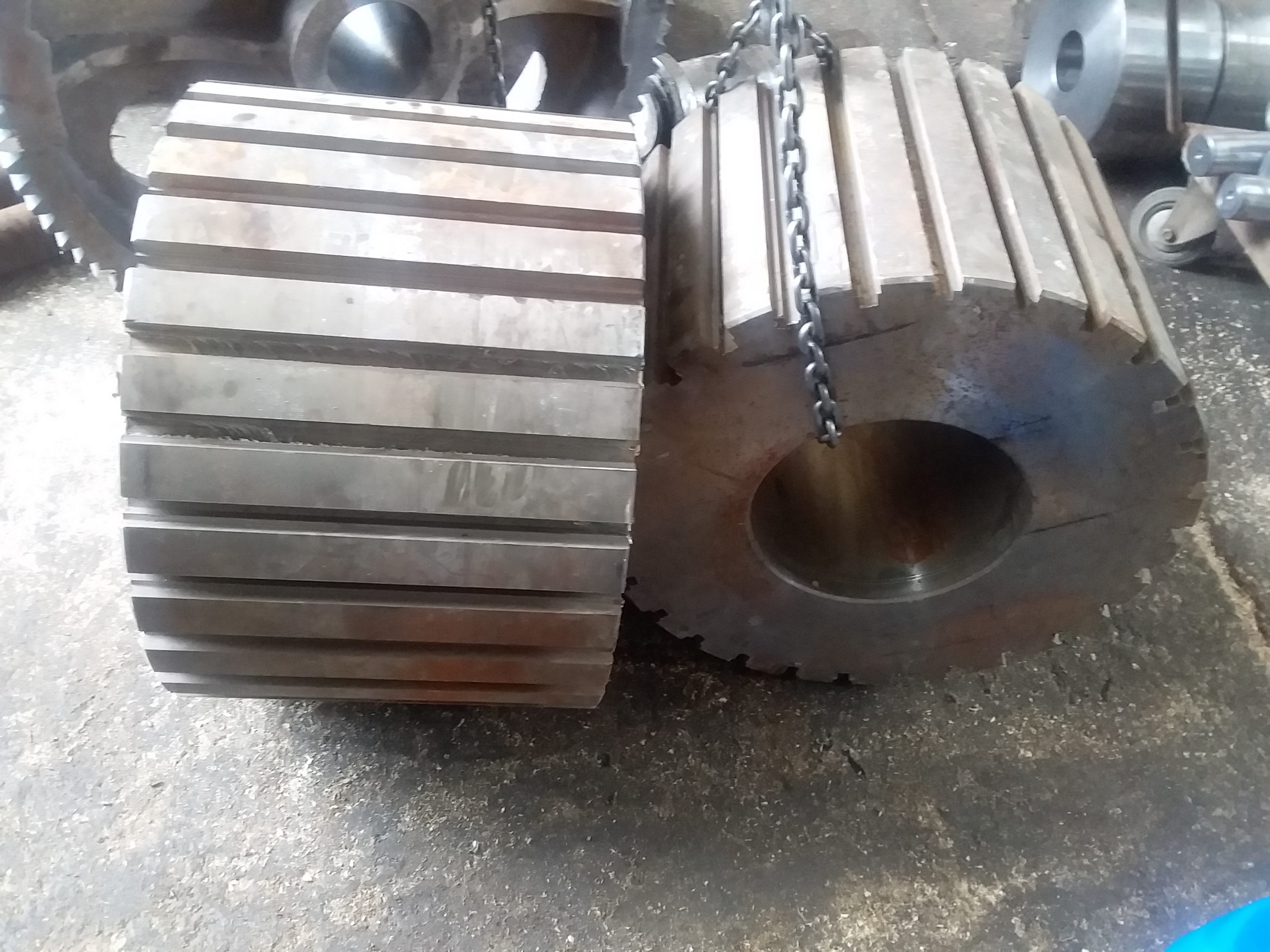 طراحی و ساخت چرخ دنده ساده 12 چرخ دنده ساده